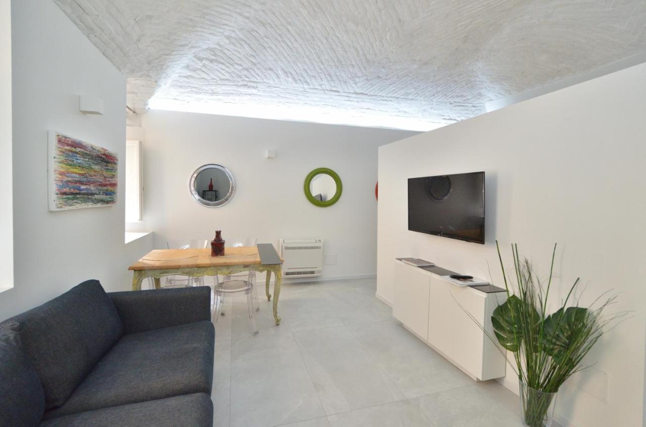 Eleganza Del Riccio Apartment ปาร์มา ภายนอก รูปภาพ